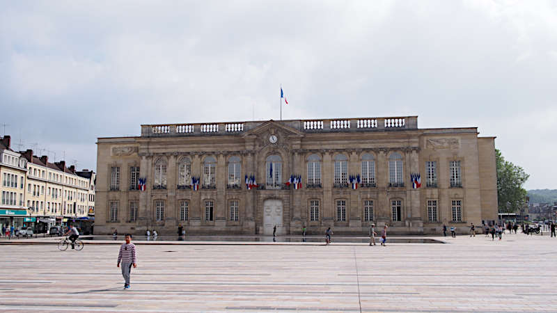 Hotel de Ville Beauvais