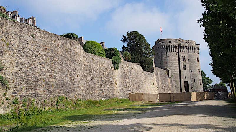 Stadtmauer und Burgfried
