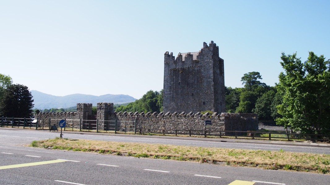 Unbekannte Burg am Newry Canal