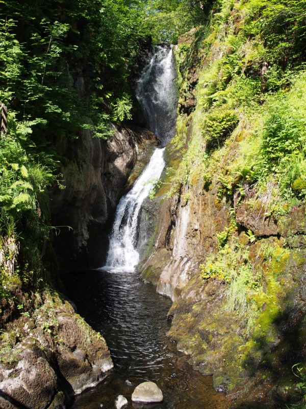Ess-na-Larach Wasserfall